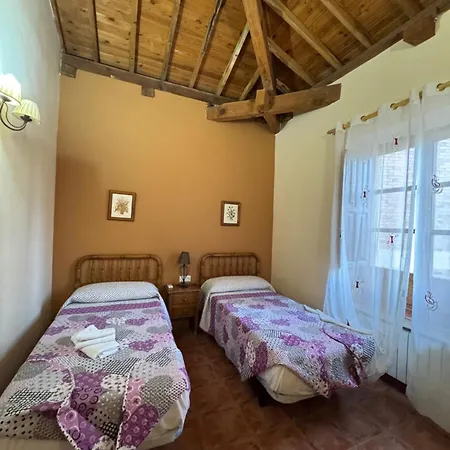 Concejo 1 Holiday home La Adrada